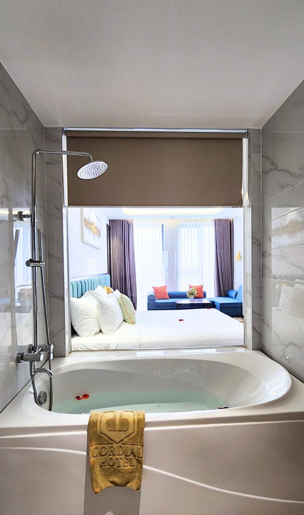 Cordial Grand Hotel Da Nang Beach - Infinity Rooftop Pool Eksteriør billede