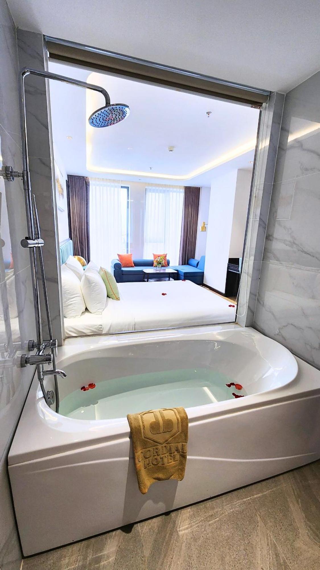 Cordial Grand Hotel Da Nang Beach - Infinity Rooftop Pool Eksteriør billede